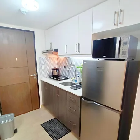 Manhattan Plaza Towers With Balcony, Netflix, Can Cook